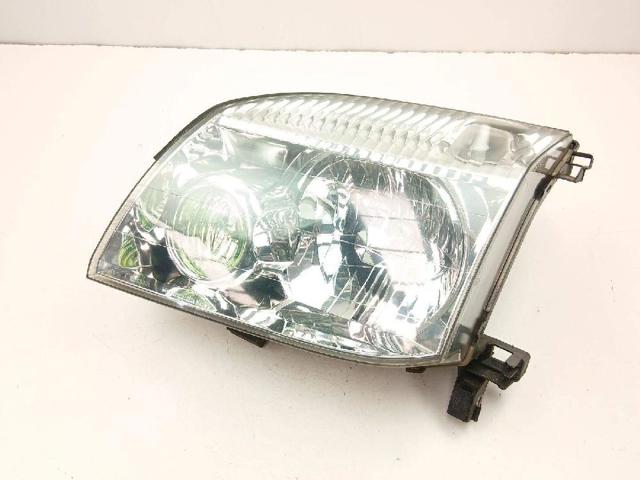 Reflektor lewy 260608H925 NISSAN