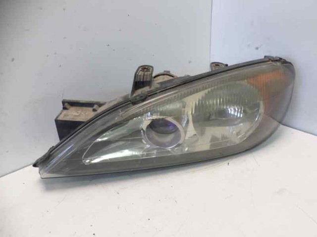 Reflektor lewy 260609F686 NISSAN