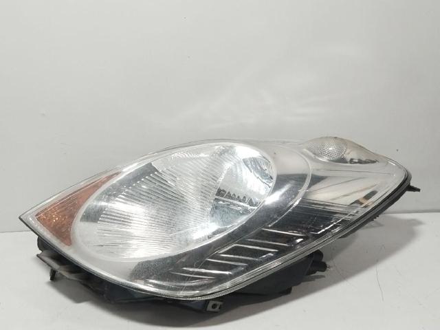 Reflektor lewy 260609U100 NISSAN