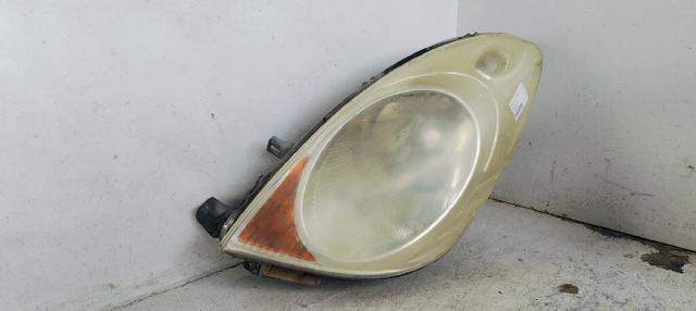 Reflektor lewy 260609U10A NISSAN