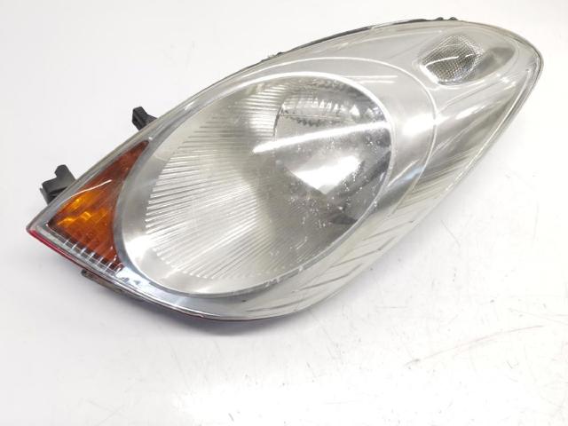 Reflektor lewy 260609U10A NISSAN