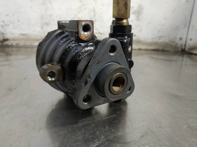 Pompa wspomagania kierownicy Alfa Romeo 156