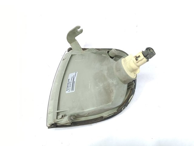 Kierunkowskaz prawy do Nissan Serena C23