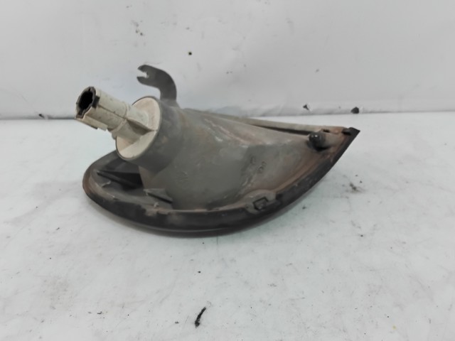 Kierunkowskaz lewy Nissan Vanette C23