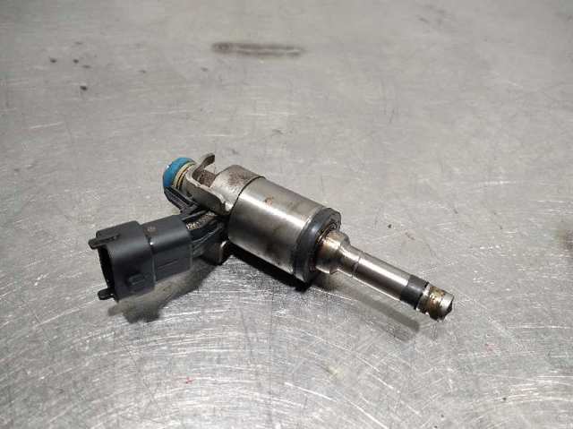 Wtryskiwacz paliwa Hyundai Ix35 LM