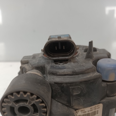Lampa przeciwmgielna prawa 261503971R RENAULT