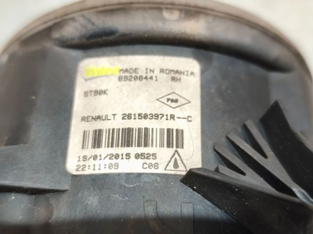Lampa przeciwmgielna prawa 261503971R RENAULT