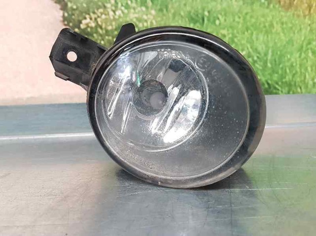 Lampa przeciwmgielna prawa 2615089905 NISSAN