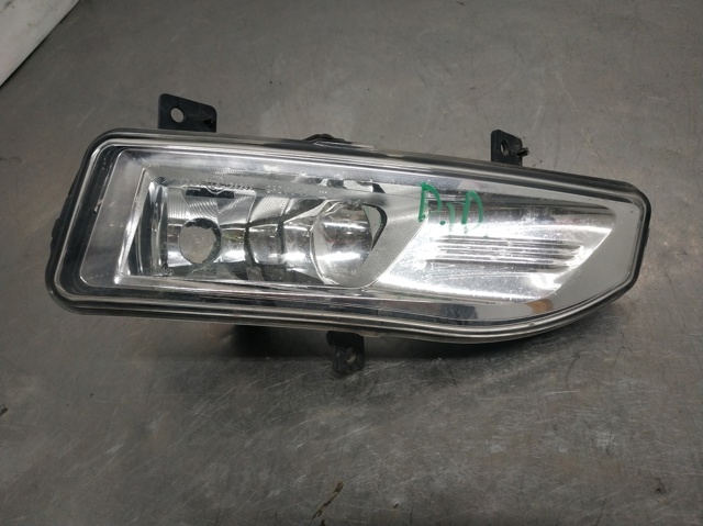 Lampa przeciwmgielna prawa 261508995A NISSAN