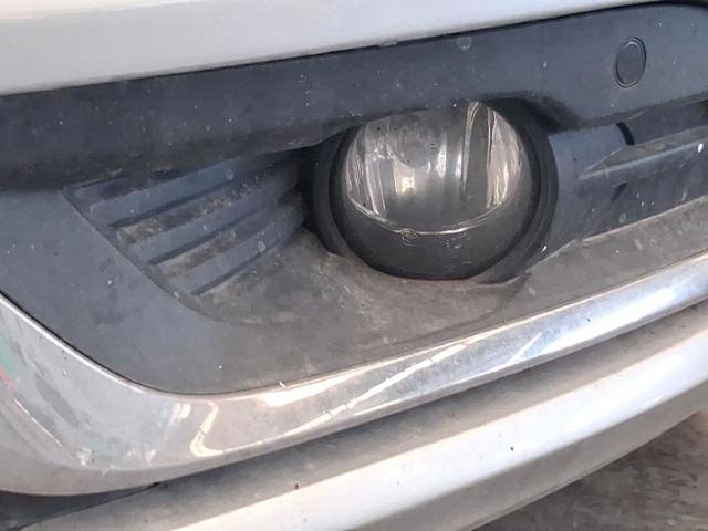 Lampa przeciwmgielna lewa 261558707R RENAULT