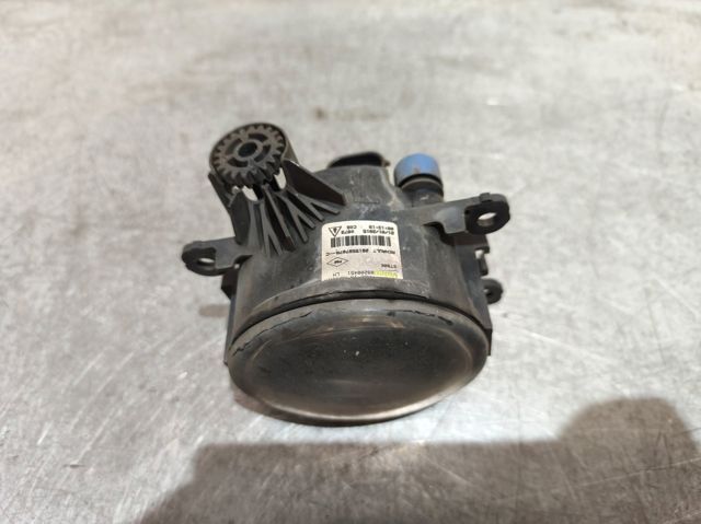 Lampa przeciwmgielna lewa 261558707R RENAULT