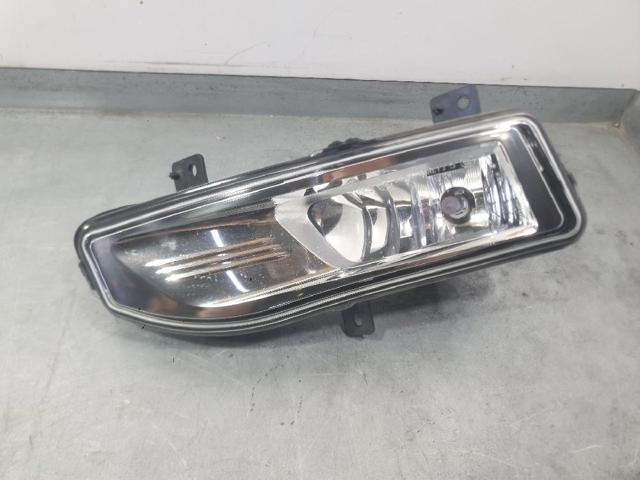 Lampa przeciwmgielna lewa 261558995A NISSAN