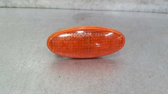 Powtarzacz kierunkowskazu na błotniku do Nissan Almera V10