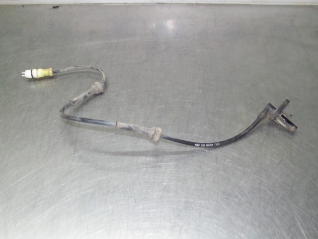 Czujnik ABS przedni 265007527 RENAULT