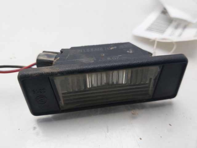 Lampa oświetlenia tylnej tablicy rejestracyjnej 26510JD00A NISSAN