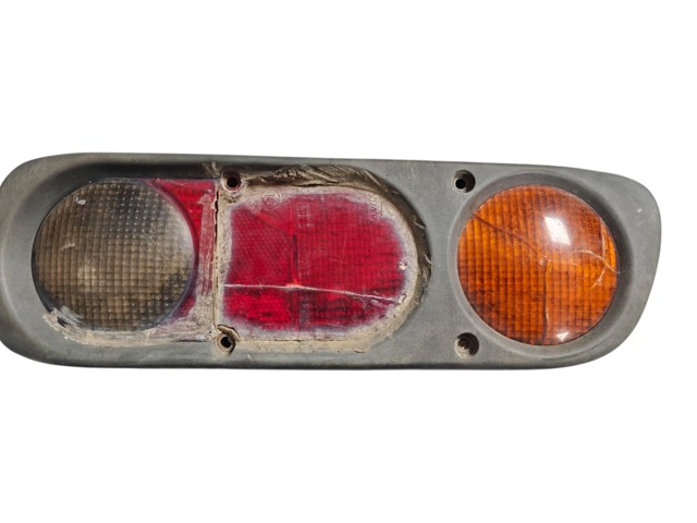 Kupić Lampa zespolona tylna prawa Nissan Terrano II R20 w dobrej cenie