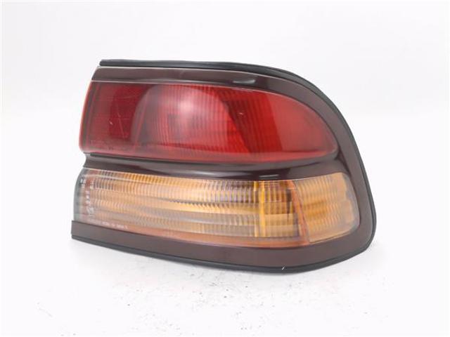 Lampa zespolona tylna prawa Nissan Maxima A32