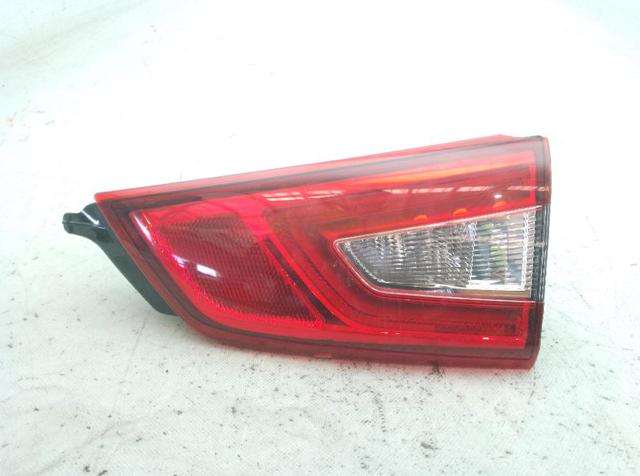 Lampa zespolona tylna prawa wewnętrzna 265504EA6E NISSAN