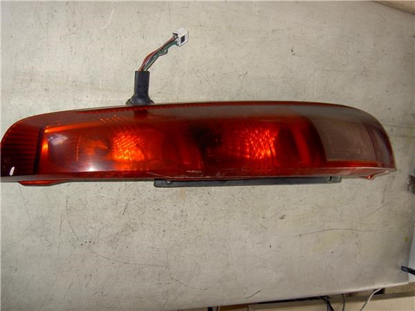 Lampa zespolona tylna prawa 265508H301 NISSAN
