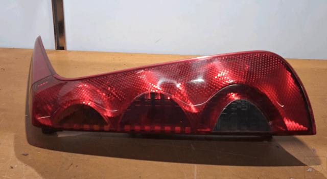 Lampa zespolona tylna prawa 265509U000 NISSAN