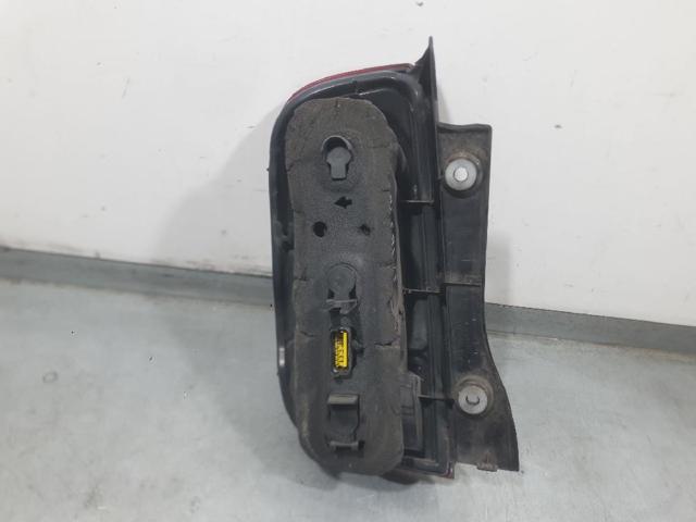Lampa zespolona tylna prawa 26550AX720 NISSAN