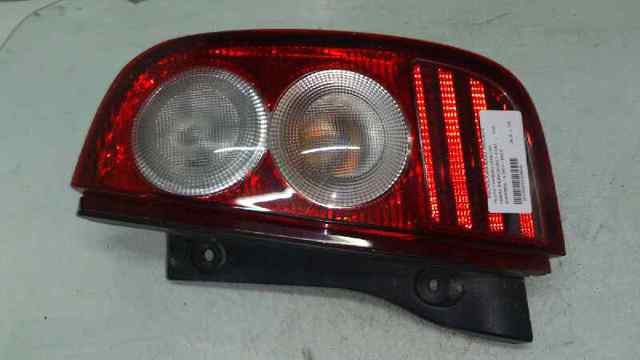 Lampa zespolona tylna prawa 26550AX720 NISSAN