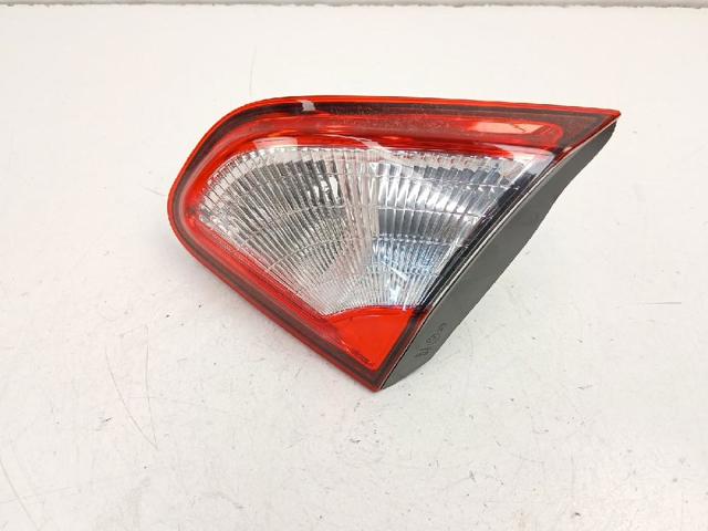Lampa zespolona tylna prawa wewnętrzna 26550BR01A NISSAN