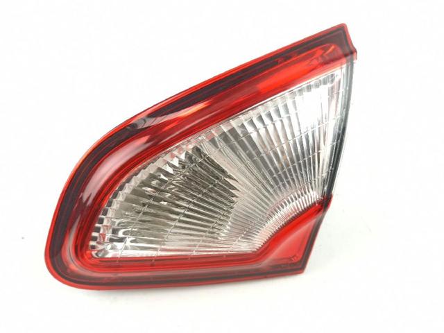 Lampa zespolona tylna prawa wewnętrzna 26550BR01A NISSAN