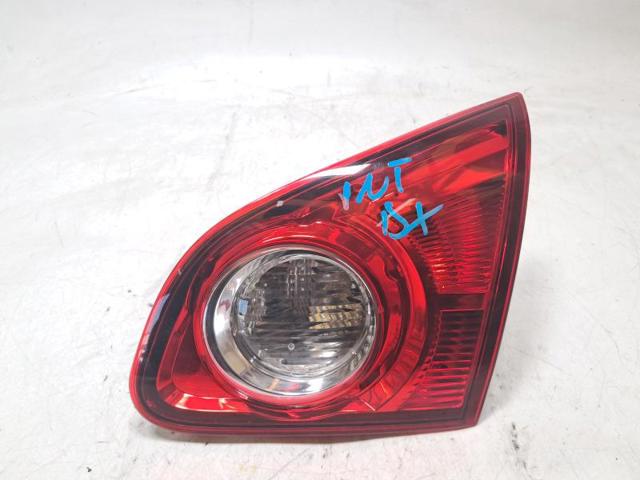 Lampa zespolona tylna prawa wewnętrzna 26550BR01A NISSAN