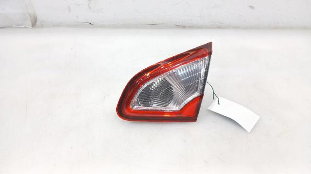 Lampa zespolona tylna prawa wewnętrzna 26554BR01A NISSAN