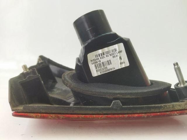 Lampa zespolona tylna prawa wewnętrzna 26554BR01A NISSAN