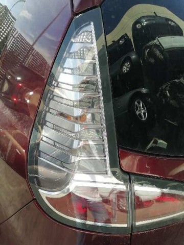 Lampa zespolona tylna lewa zewnętrzna 265558940R RENAULT