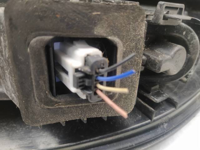 Lampa zespolona tylna lewa zewnętrzna 265558940R RENAULT