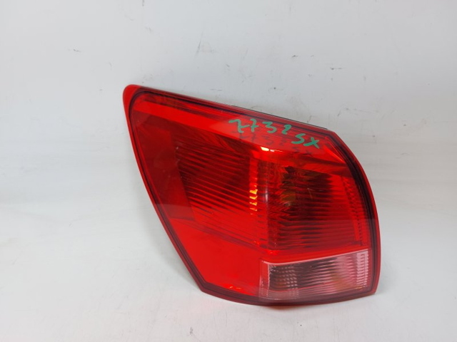 Lampa zespolona tylna lewa zewnętrzna 26555EY00A NISSAN