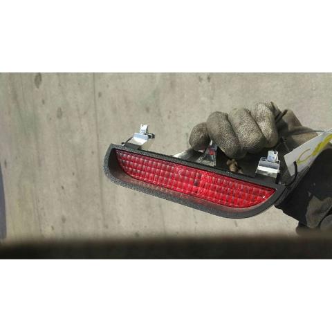 Lampa stop tylna dodatkowa Dacia Duster HS