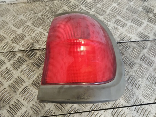 Lampa tylna Nissan Terrano
