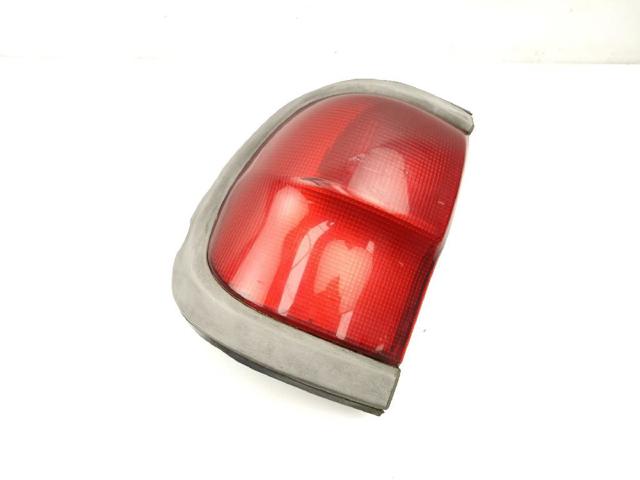Lampa tylna Nissan Terrano