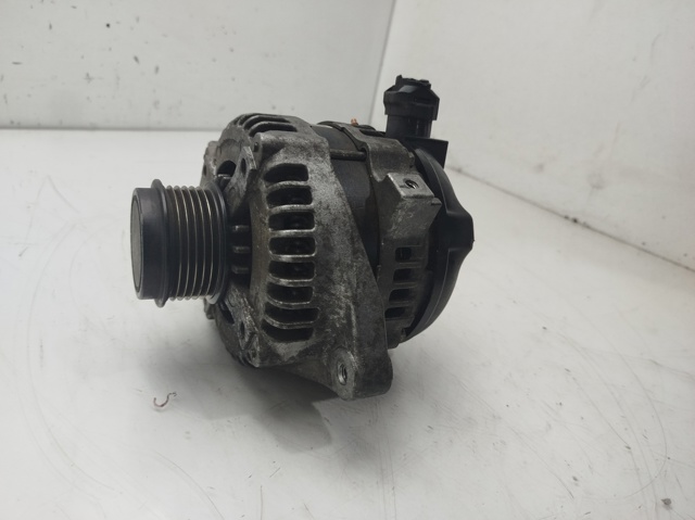 Alternator 270600Y040 TOYOTA