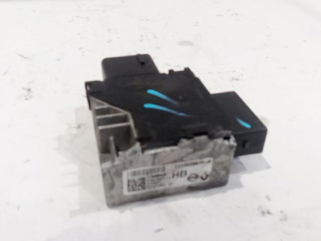 Przekaźnik świec żarowych 271203982R RENAULT