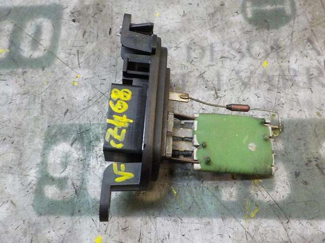 Rezystor wentylatora nagrzewnicy (ogrzewacza kabiny) 271500889R RENAULT