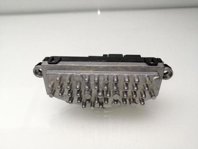 Rezystor wentylatora nagrzewnicy (ogrzewacza kabiny) 271505535R RENAULT