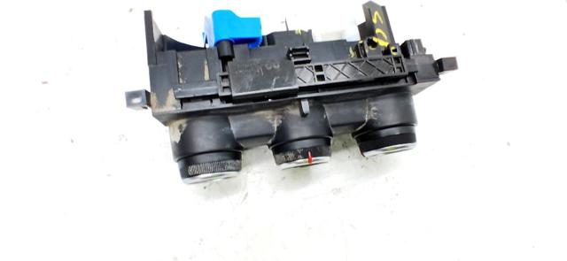 Sterownik trybów ogrzewania/klimatyzacji Dacia Duster HM