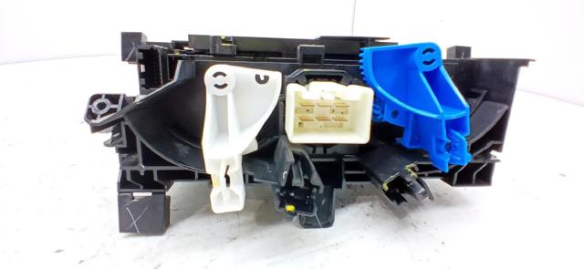 Sterownik trybów ogrzewania/klimatyzacji Dacia Duster HM