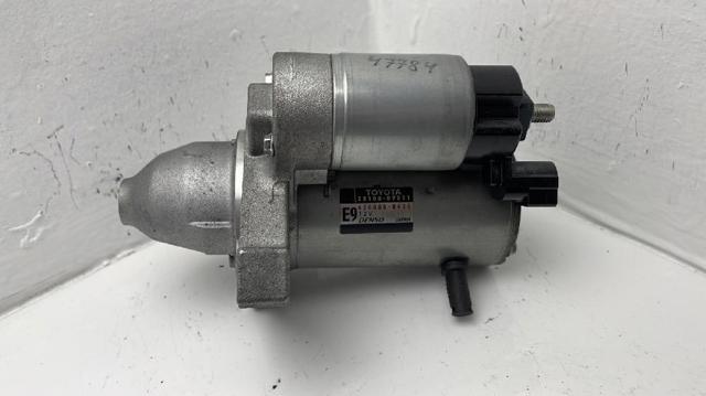 Rozrusznik 281000Y091 TOYOTA