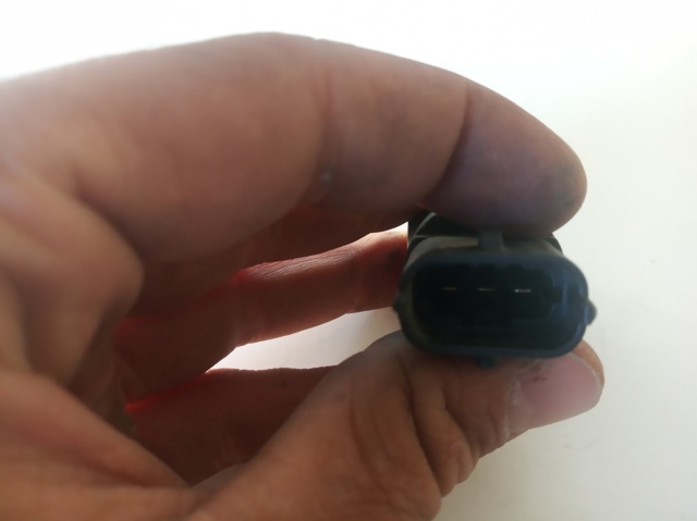 Czujnik ciśnienia paliwa 281002405 HYUNDAI