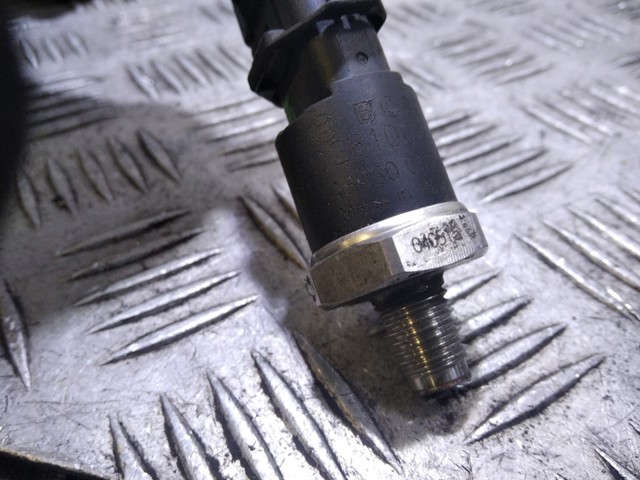 Czujnik ciśnienia paliwa 281002405 HYUNDAI