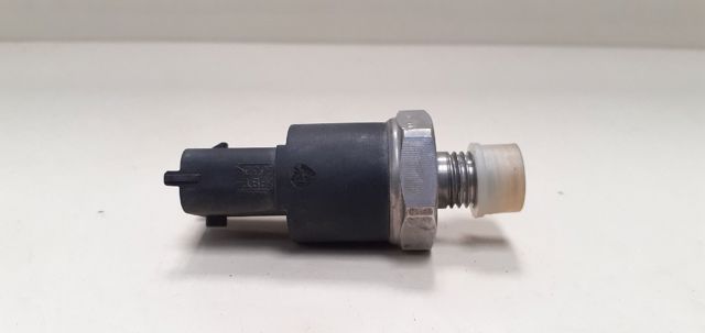 Czujnik ciśnienia paliwa 281002405 RENAULT