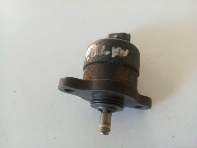 Regulator ciśnienia paliwa w listwie paliwowej 281002445 HYUNDAI