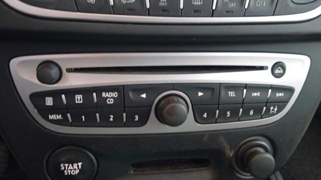Radioodtwarzacz (radio AM/FM) 281159389R RENAULT