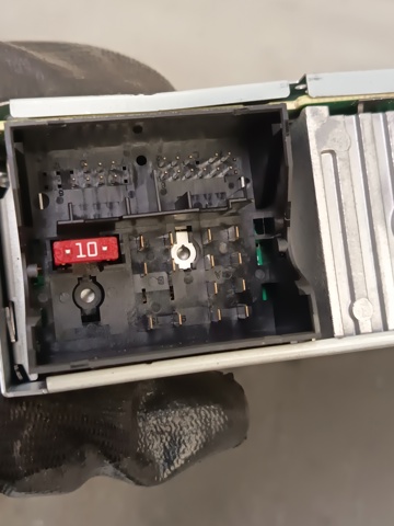 Radioodtwarzacz (radio AM/FM) 281159389R RENAULT